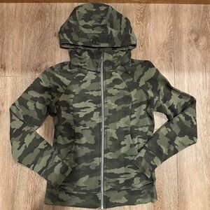 Lululemon army scuba full length zip up size 8